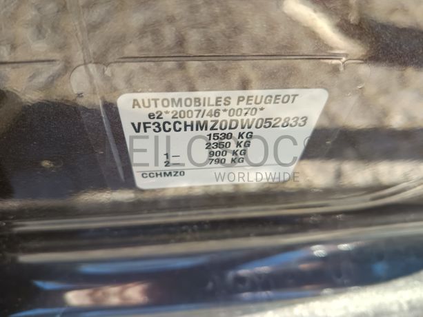 Peugeot 208 · Ano 2013