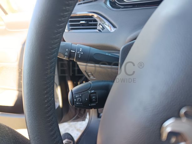 Peugeot 208 · Ano 2013