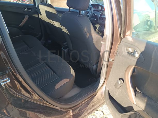 Peugeot 208 · Ano 2013