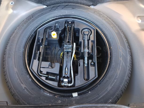 Peugeot 208 · Ano 2013