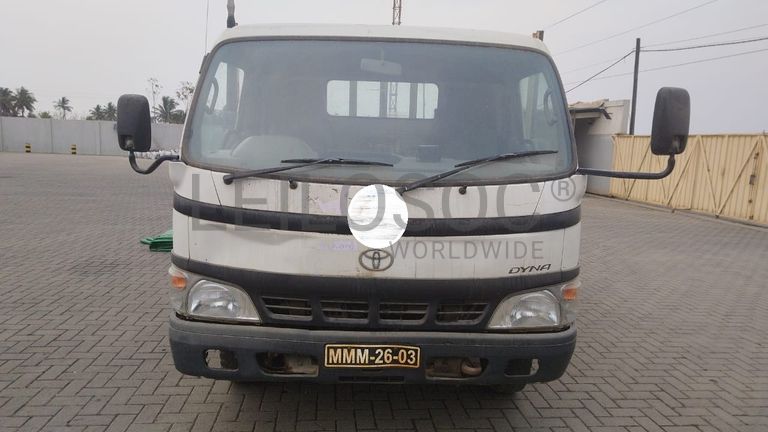 TOYOTA DYNA