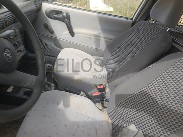 Opel Corsa-B (732X4) · Ano 1997