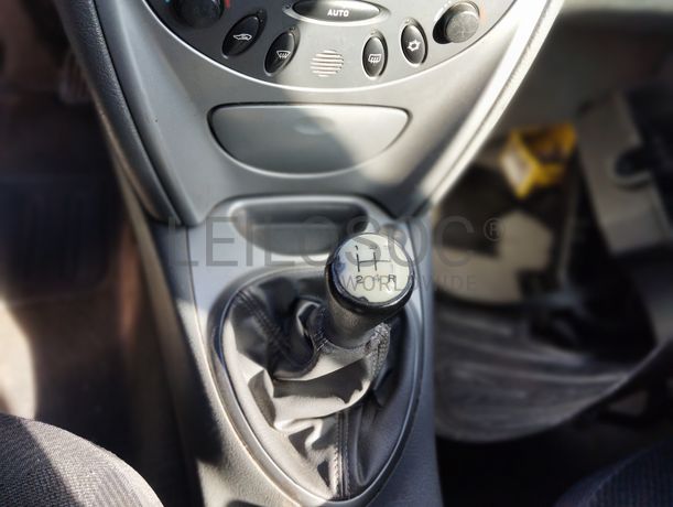 Citroën C5 · Ano 2001