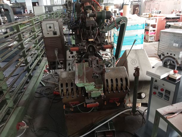 Máquina de Montar Bicos