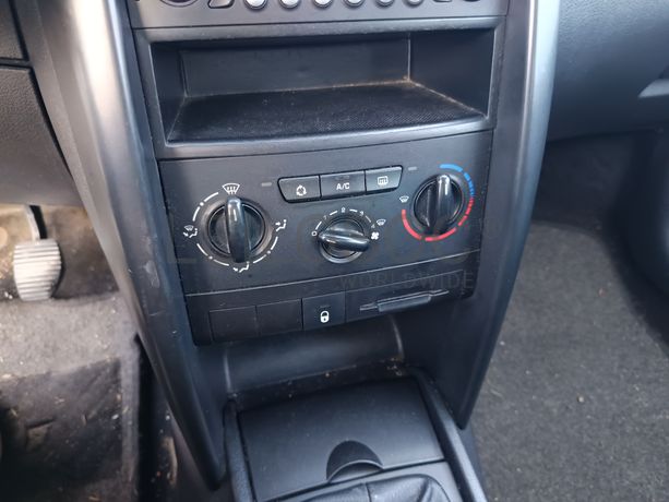 Peugeot 207 · Ano 2008