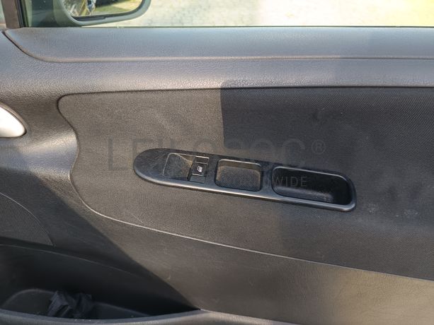 Peugeot 207 · Ano 2008