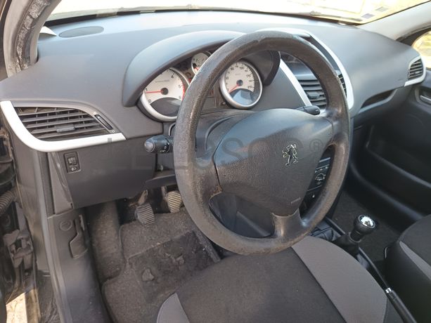 Peugeot 207 · Ano 2008