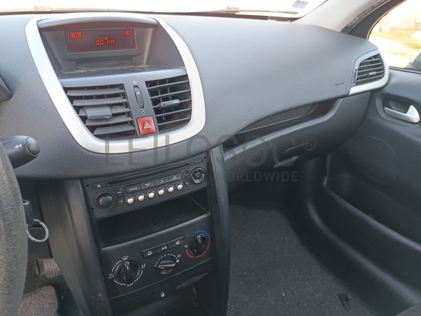 Peugeot 207 · Ano 2008