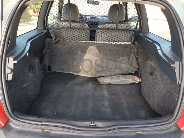 Renault Clio · Ano 2001