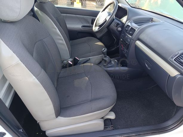 Renault Clio · Ano 2001