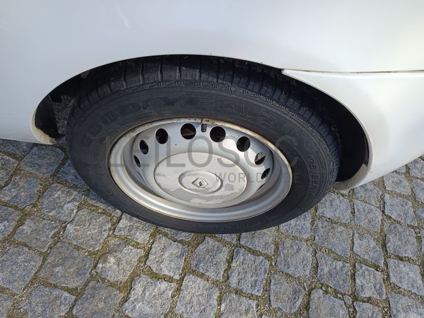 Renault Clio · Ano 2001