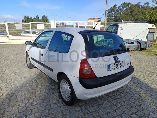 Renault Clio · Ano 2001