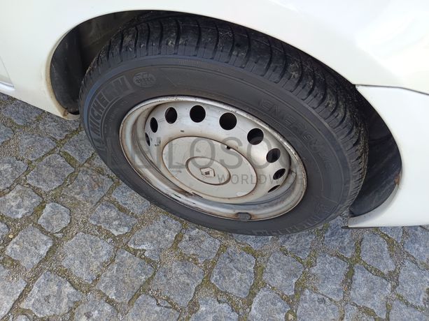 Renault Clio · Ano 2001