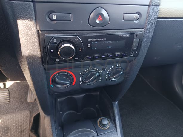 Renault Clio · Ano 2001