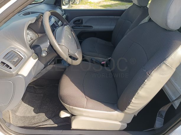 Renault Clio · Ano 2001