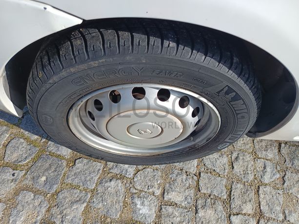 Renault Clio · Ano 2001