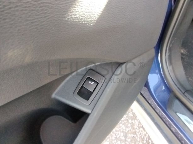 BMW X1 SDrive16D · Ano 2019