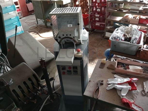 Máquinas e Equipamentos para a Indústria do Calçado