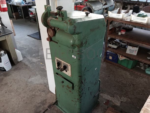 Máquinas e Equipamentos para a Indústria do Calçado