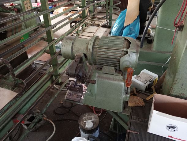 Máquinas e Equipamentos para a Indústria do Calçado