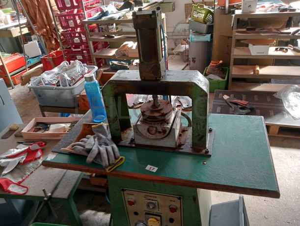 Máquinas e Equipamentos para a Indústria do Calçado