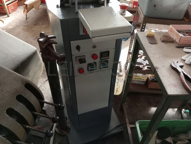 Máquinas e Equipamentos para a Indústria do Calçado