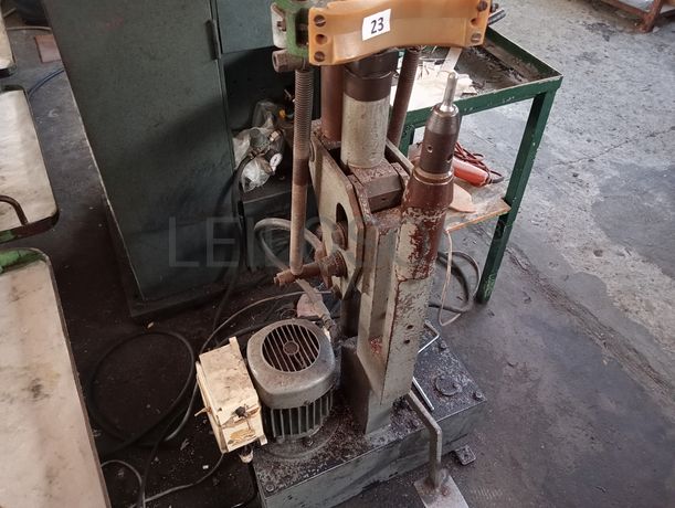 Máquinas e Equipamentos para a Indústria do Calçado