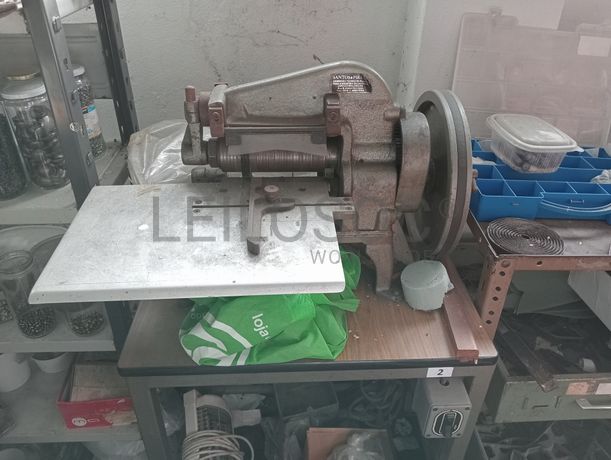 Máquinas e Equipamentos para a Indústria do Calçado