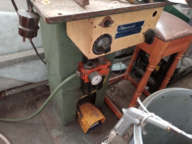 Máquinas e Equipamentos para a Indústria do Calçado