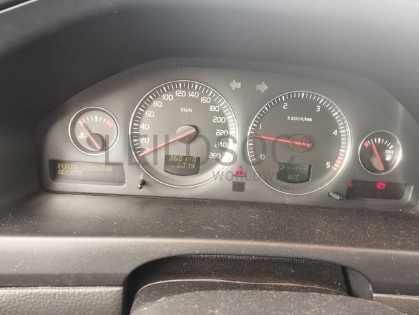 Volvo XC70 Cross Country · Ano 2004