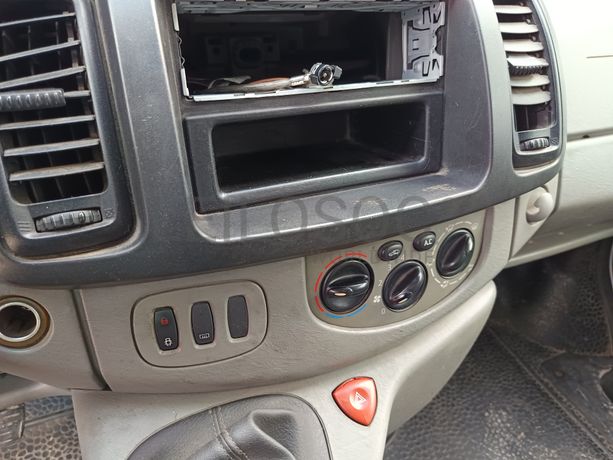 Renault Trafic · Ano 2006