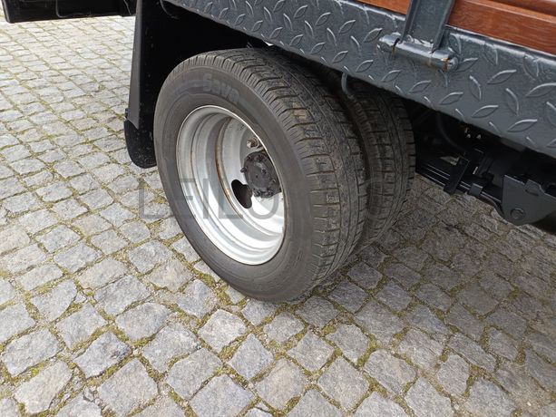 Toyota Dyna · Ano 2002