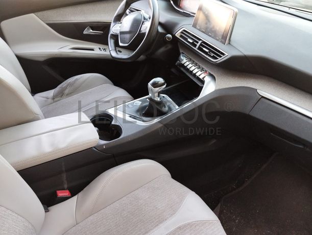 Peugeot 5008 · Ano 2017