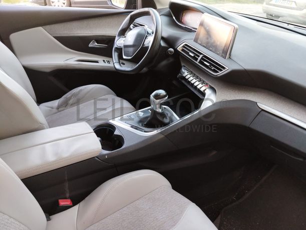 Peugeot 5008 · Ano 2017