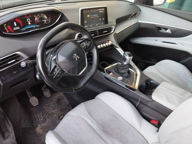 Peugeot 5008 · Ano 2017