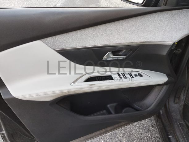 Peugeot 5008 · Ano 2017