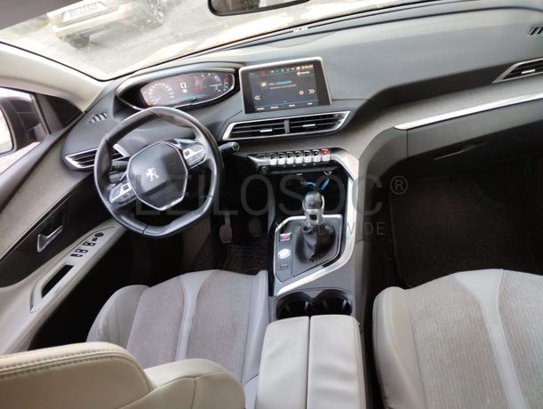 Peugeot 5008 · Ano 2017