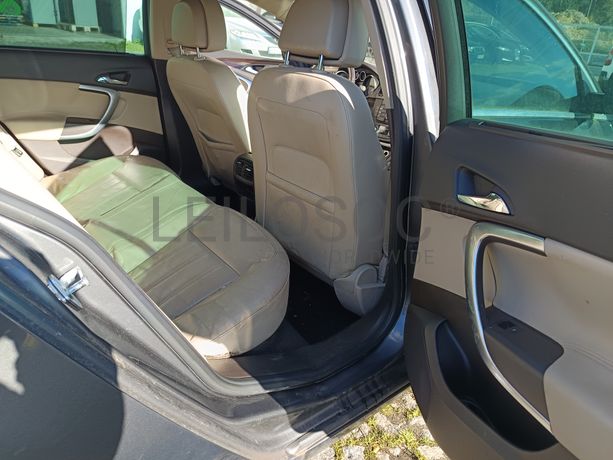 Opel Insígnia Sports Tourer 2.0 CDTI · Ano 2009