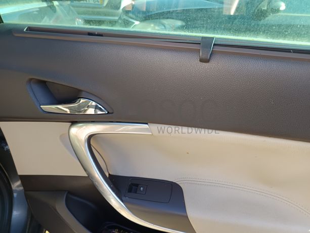 Opel Insígnia Sports Tourer 2.0 CDTI · Ano 2009