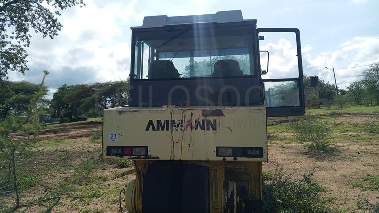 Compactador pneumático AMMANN