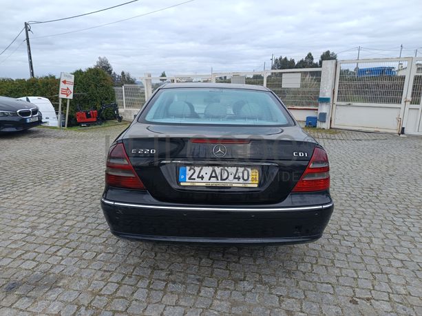 Mercedes-Benz E 220 · Ano 2004