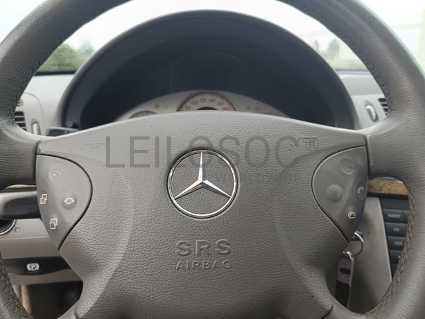 Mercedes-Benz E 220 · Ano 2004