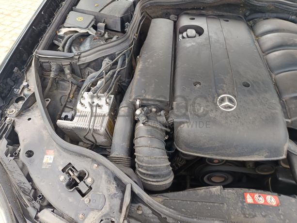 Mercedes-Benz E 220 · Ano 2004