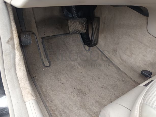 Mercedes-Benz E 220 · Ano 2004