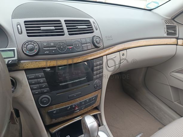 Mercedes-Benz E 220 · Ano 2004