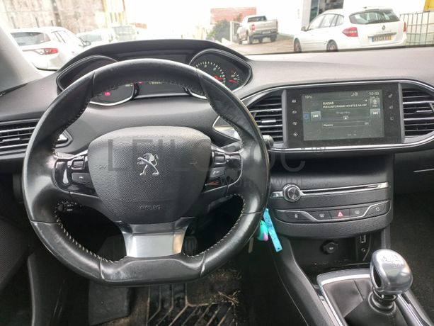 Peugeot 308 · Ano 2014