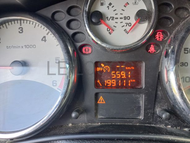 Peugeot 207 · Ano 2011