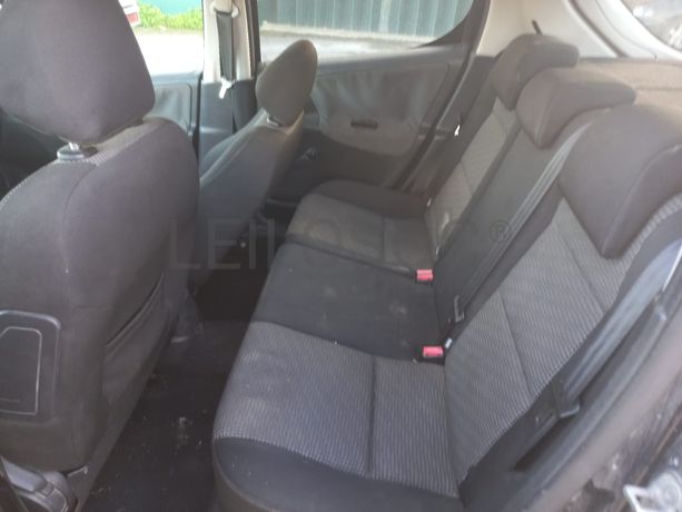 Peugeot 207 · Ano 2011