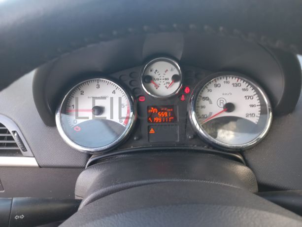 Peugeot 207 · Ano 2011