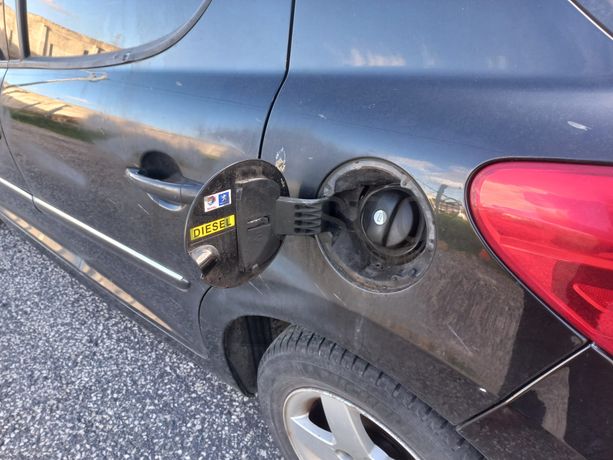 Peugeot 207 · Ano 2011